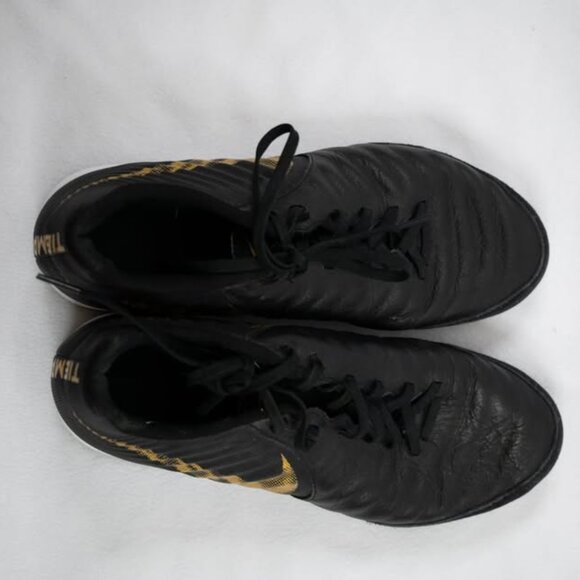 Nike Tiempo Indoor Soccer Shoes Size 8.5 Women's  Black & Gold Sports - Picture 4 of 4